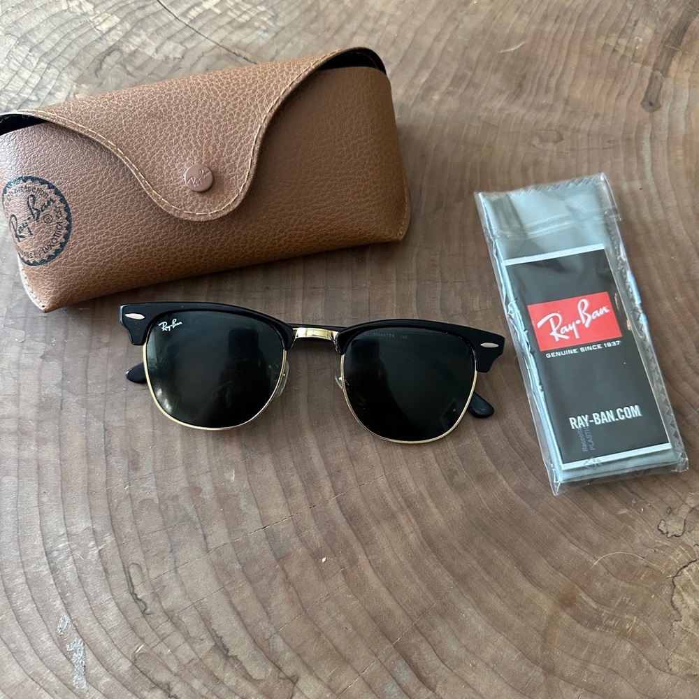 Ray-Ban Black and Gold Sunglasses with Brown Case